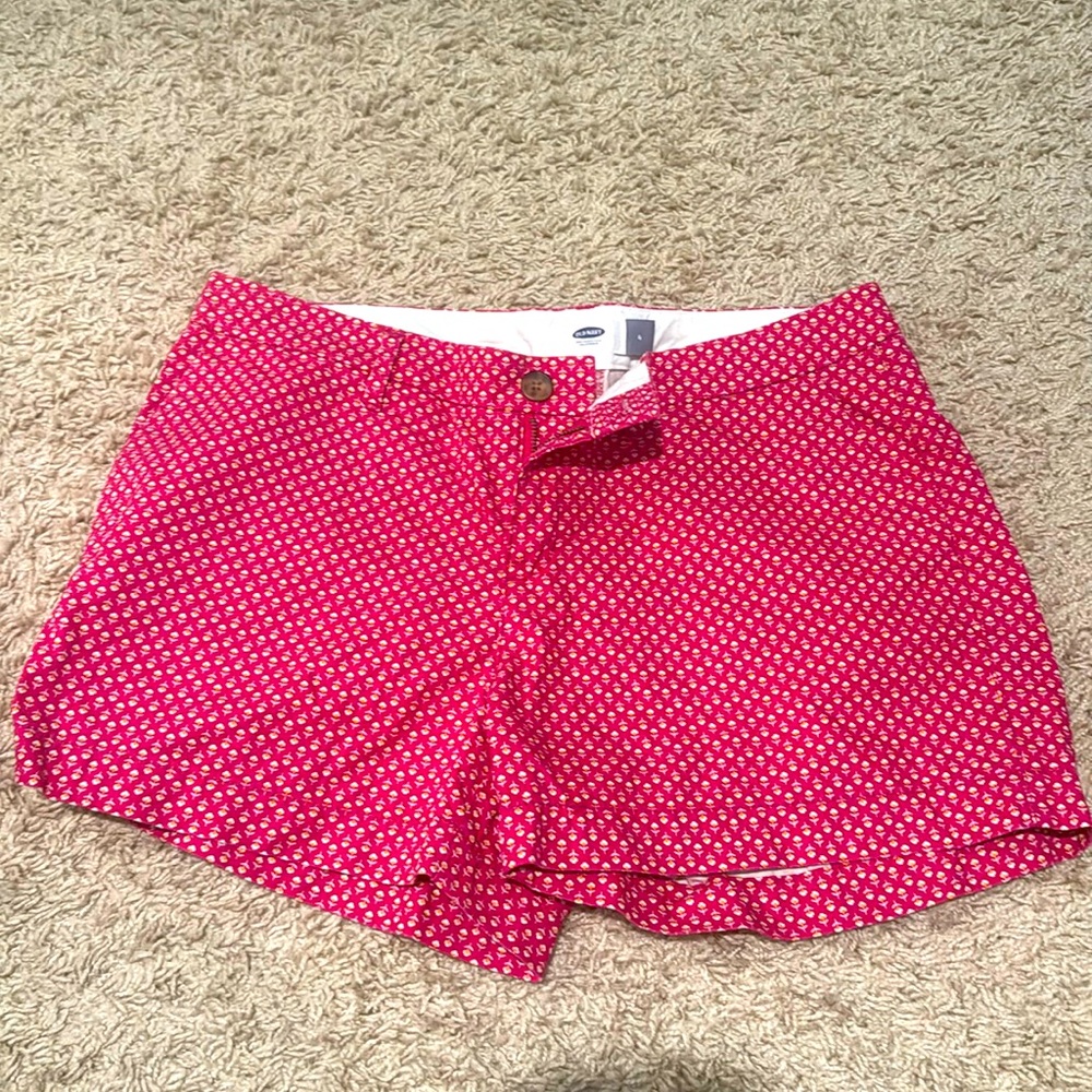 Size 4 super cute barely used Old Navy shorts